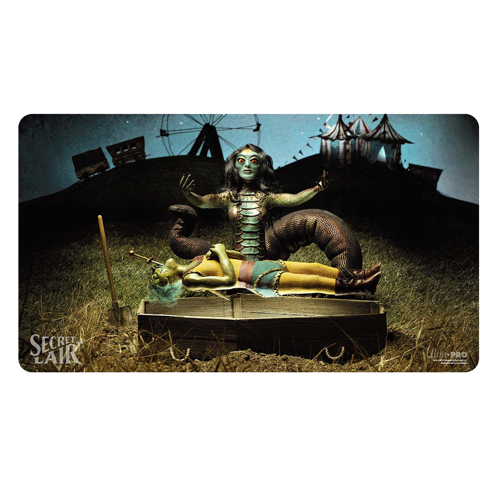 Ultra Pro - Play Mat - Magic the Gathering - Secret Lair Mar. 2024 - Diabolical Dioramas "Gravebreaker Lamia"